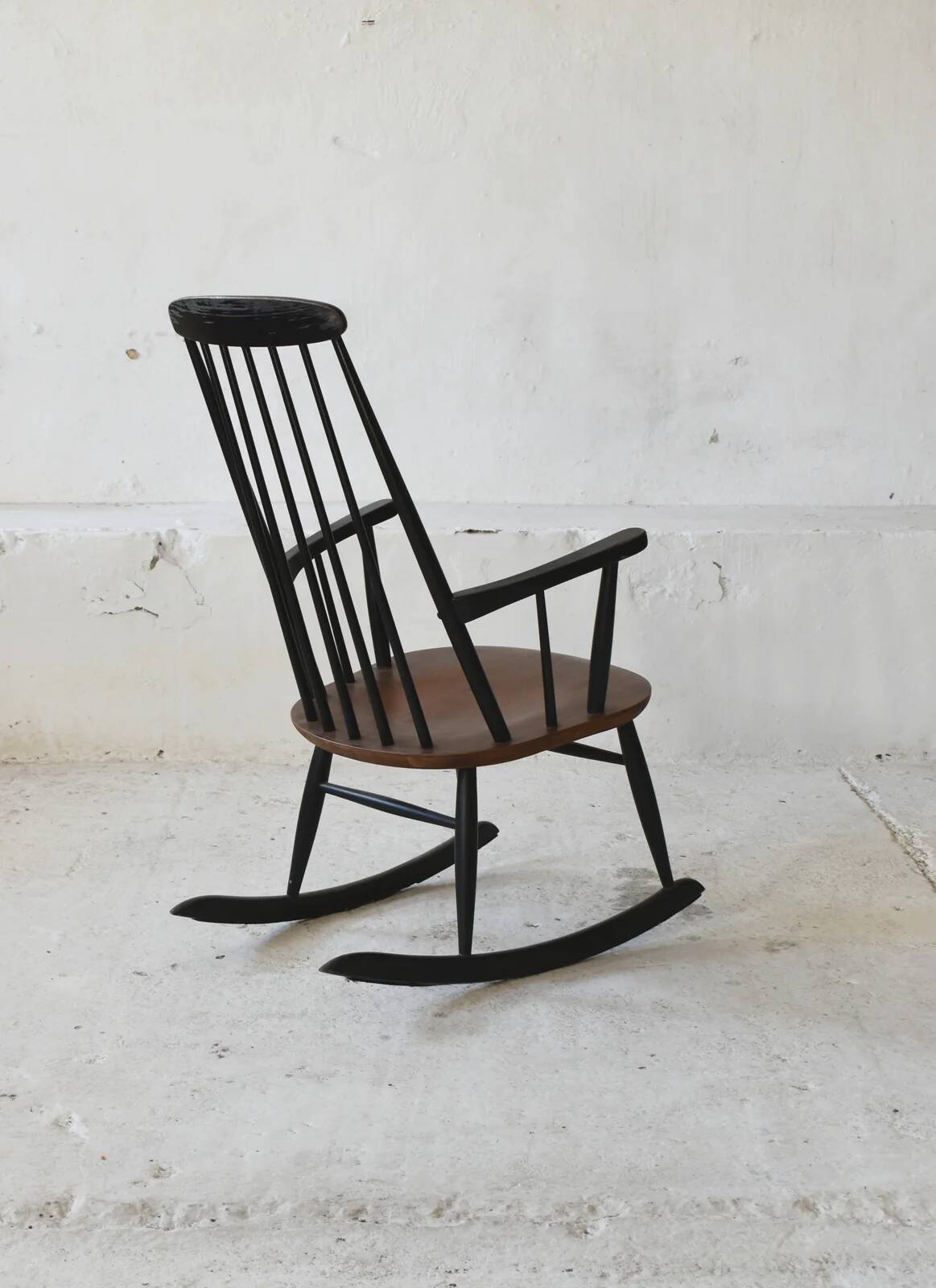 Rocking chair by Ilmari Tapiovaara for Asko, 1960s Finland.