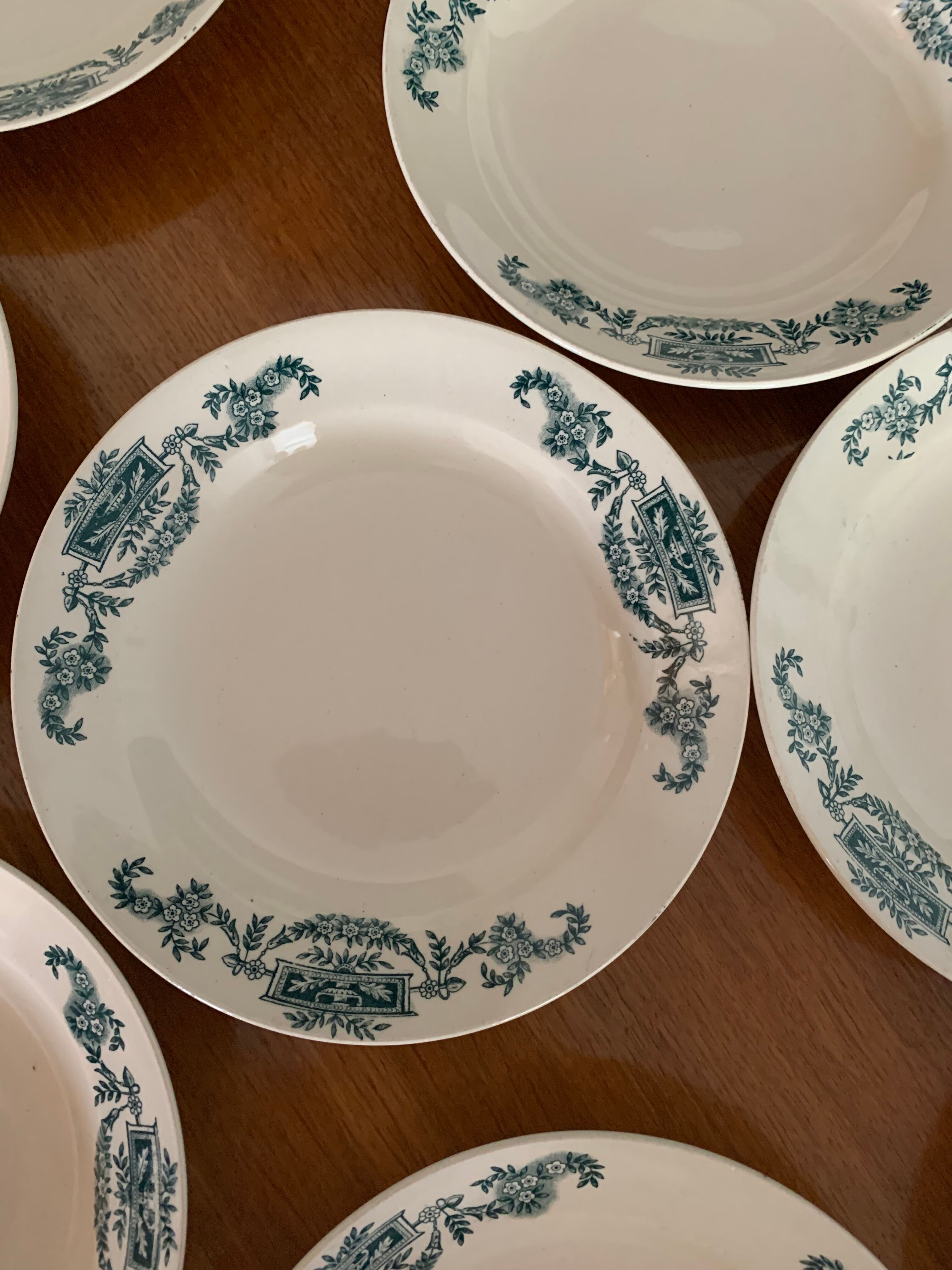 Service 12 assiettes terre de fer