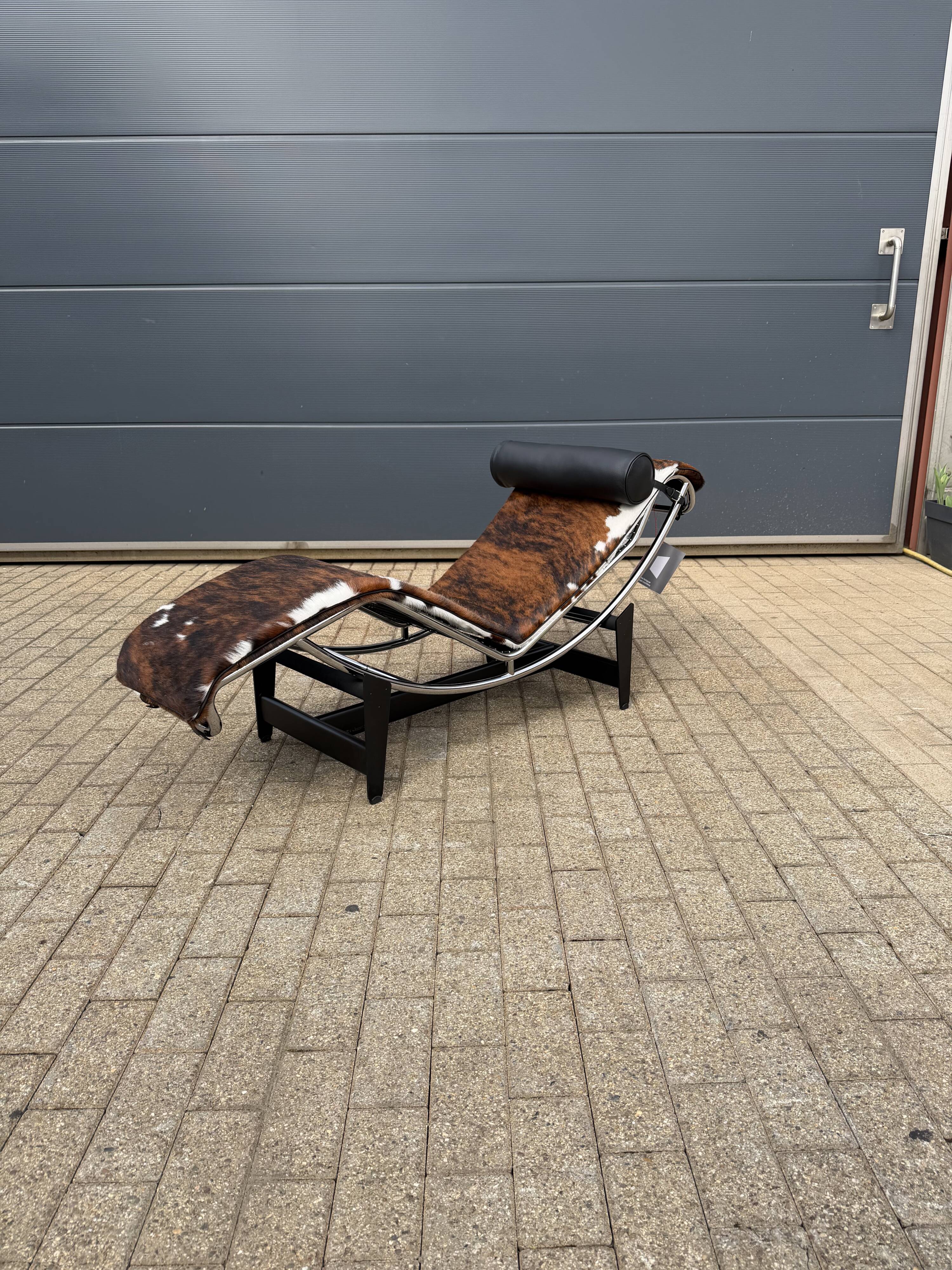 Cassina lc4 le corbusier original in cowhide new in its box