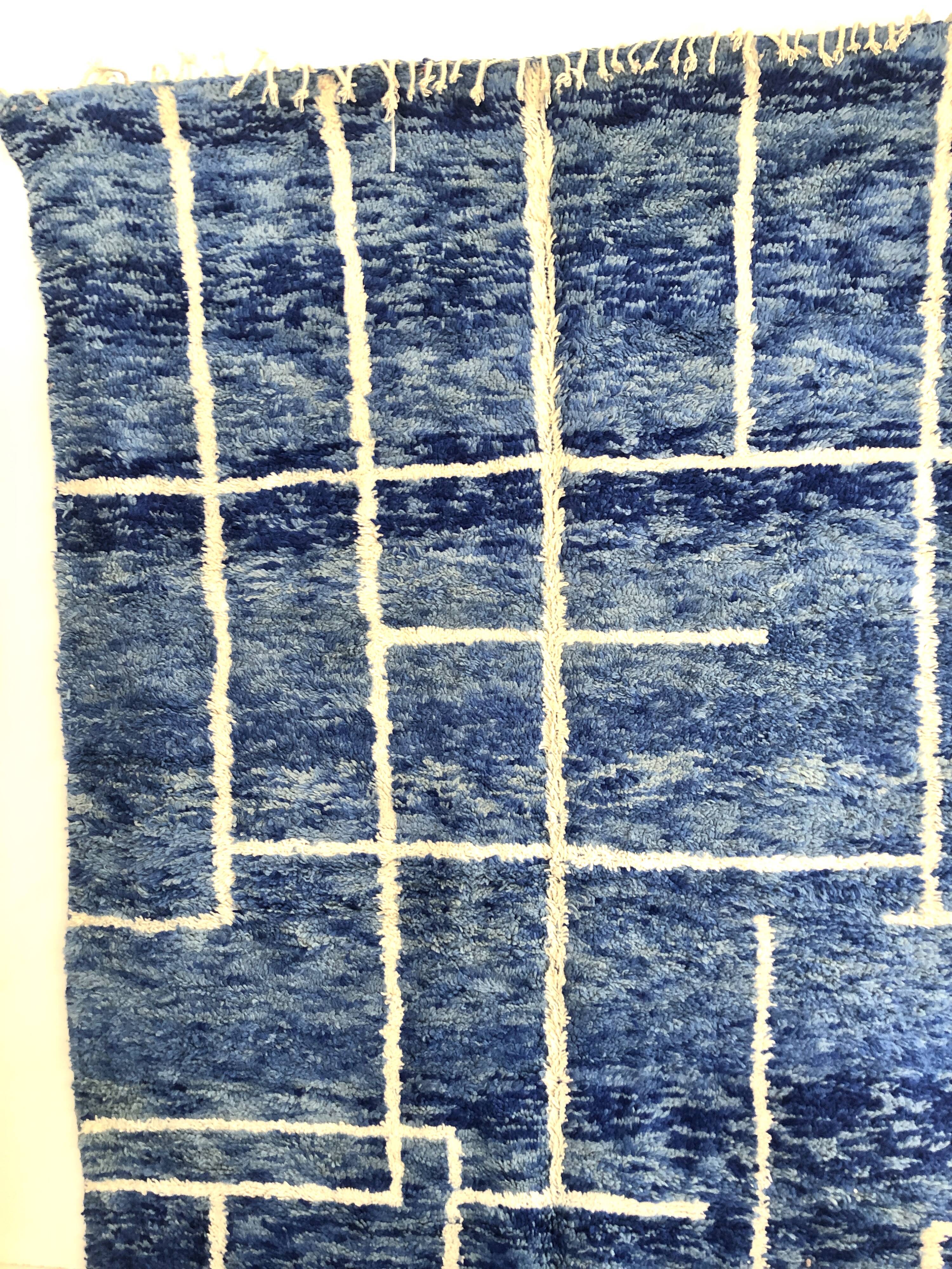 Moroccan Berber carpet Beni Ouarain blue mottled with white patterns 3,37x2.08m