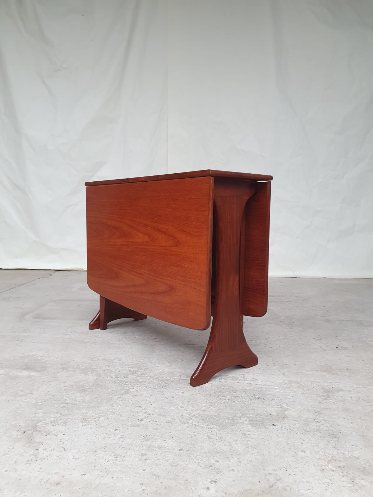 Extending dining table by G Plan