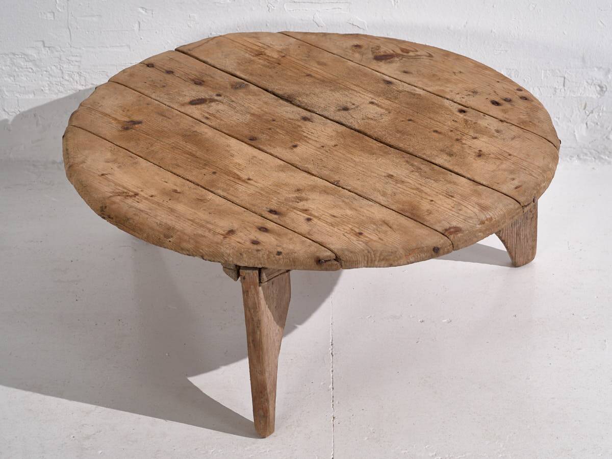 Antique round wooden table (c.1920)