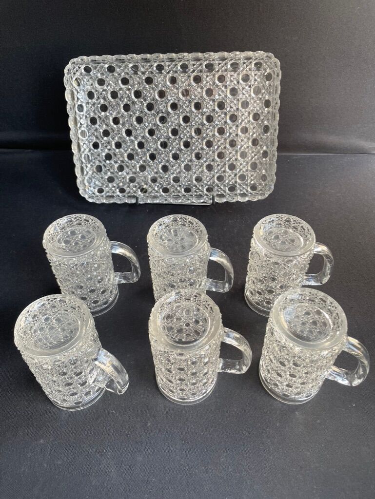 Tray and 6 mugs in blown and molded glass