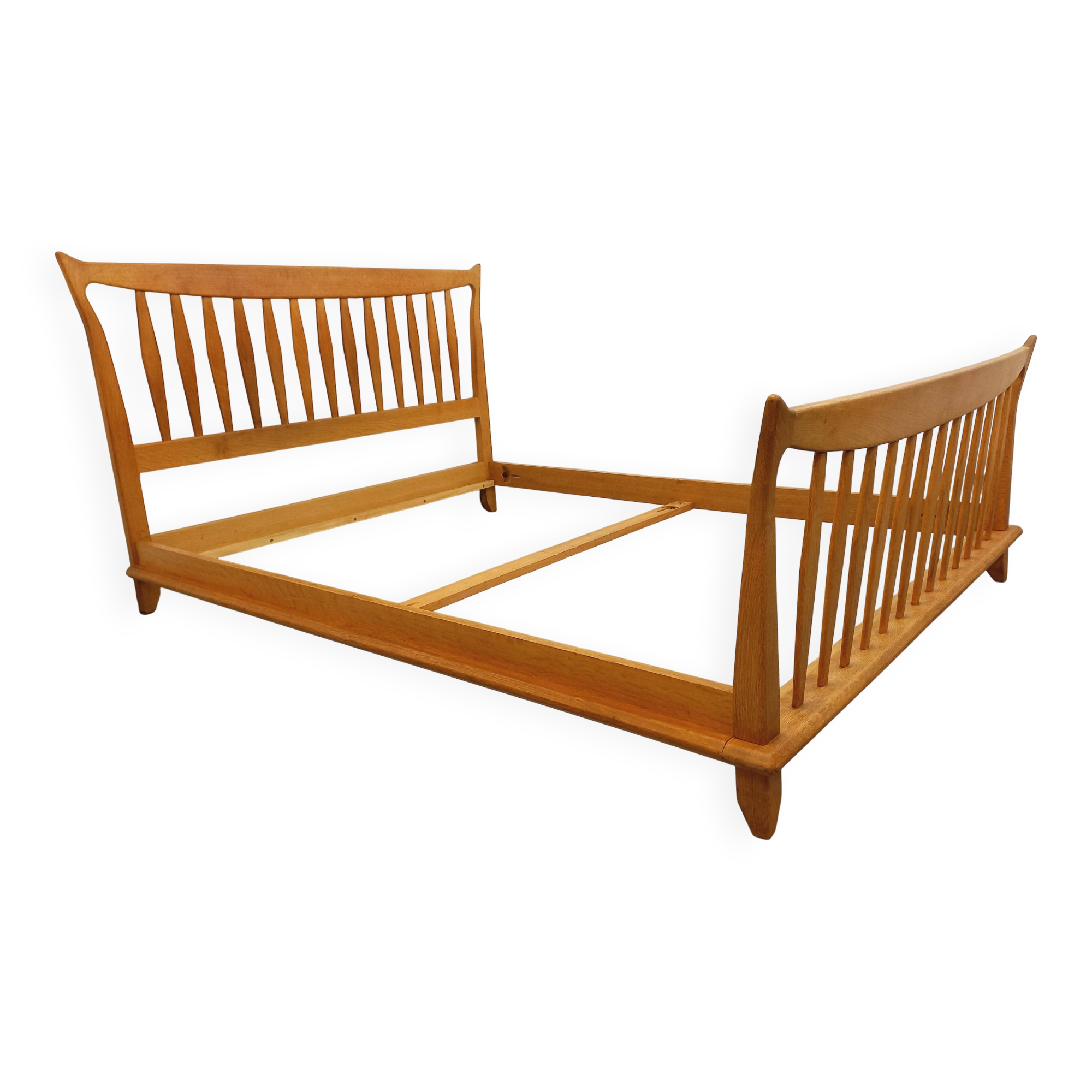 Lit double vintage français Guillerme et Chambron en chêne massif années 60