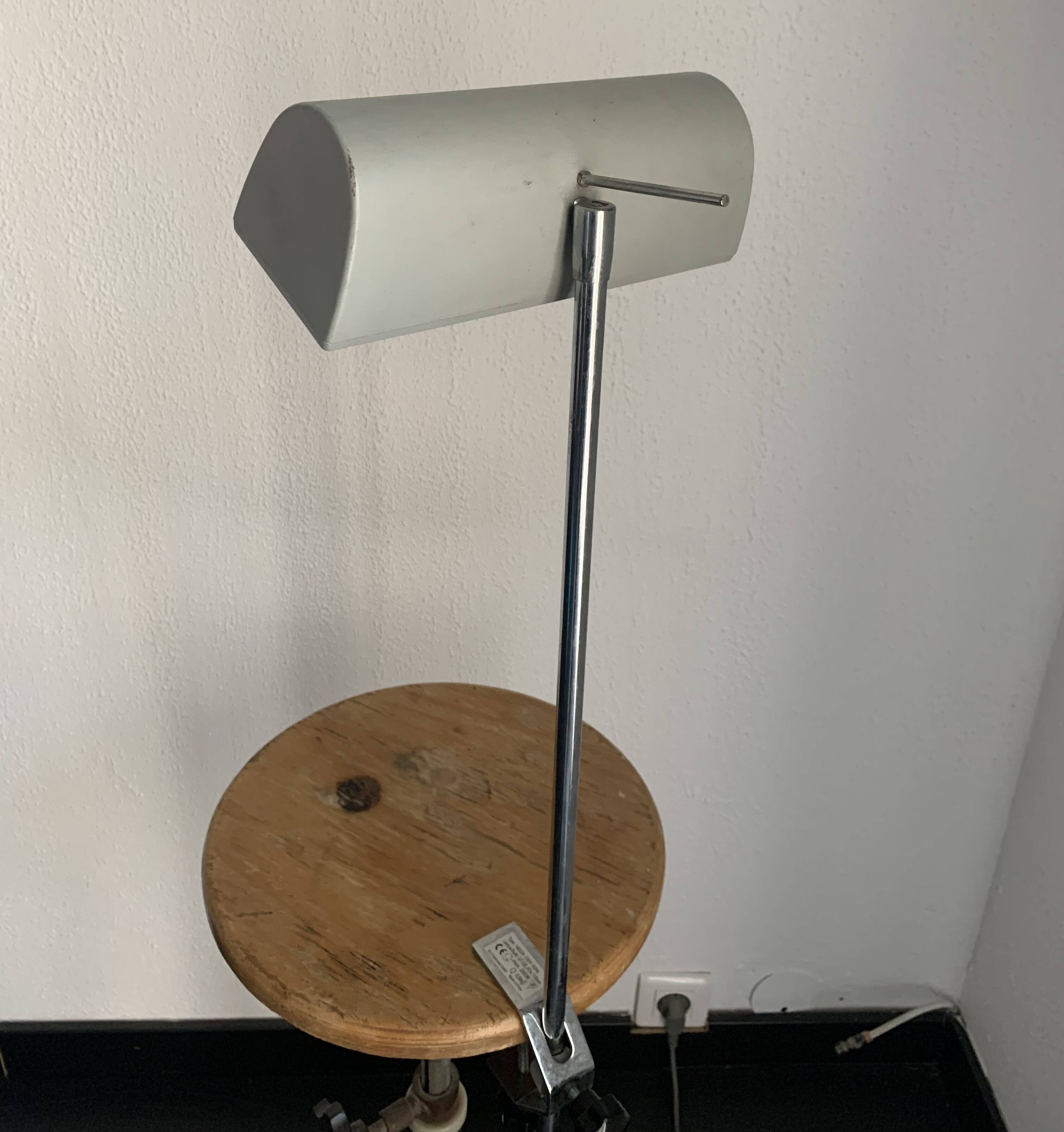 Lampe grise et chromée, 1980