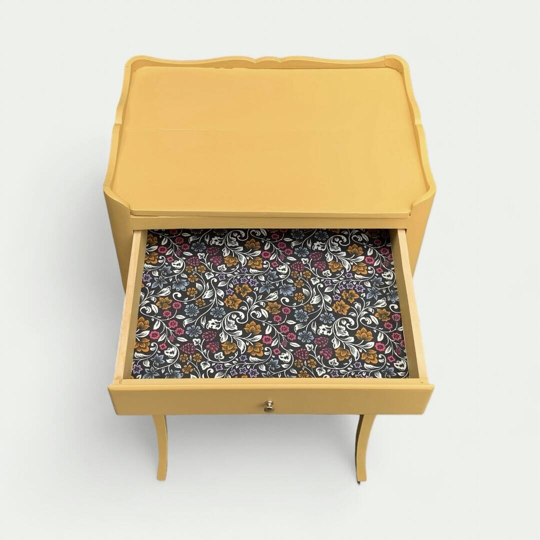 Pair of vintage Louis XV style bedside tables