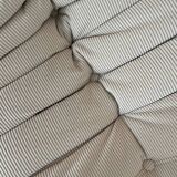Chauffeuse Togo en velours Cotelet beige par Michel Ducaroy