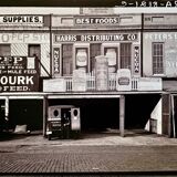 Walker Evans “Entrepôts Publicitaires au Bord de l’Eau, Louisiane"1938