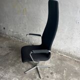 Fritz Hansen Oxford High-Back Swivel Chair in Black Wool with Brushed Aluminium Base, 1970s