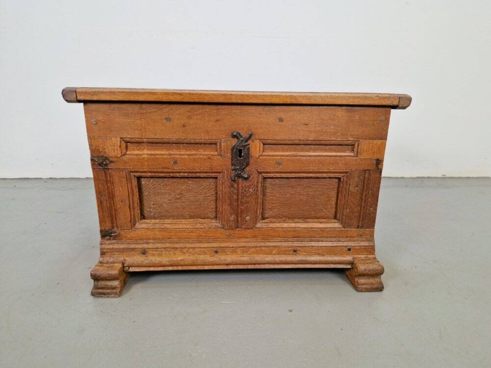 Antique Brutalist Chest in Oak, 1800