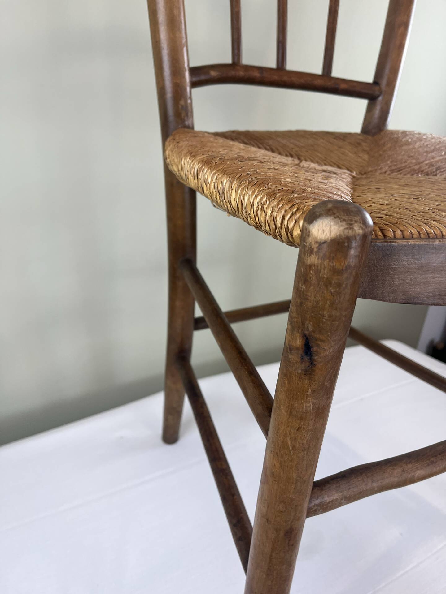 Chaise en bois et paille 