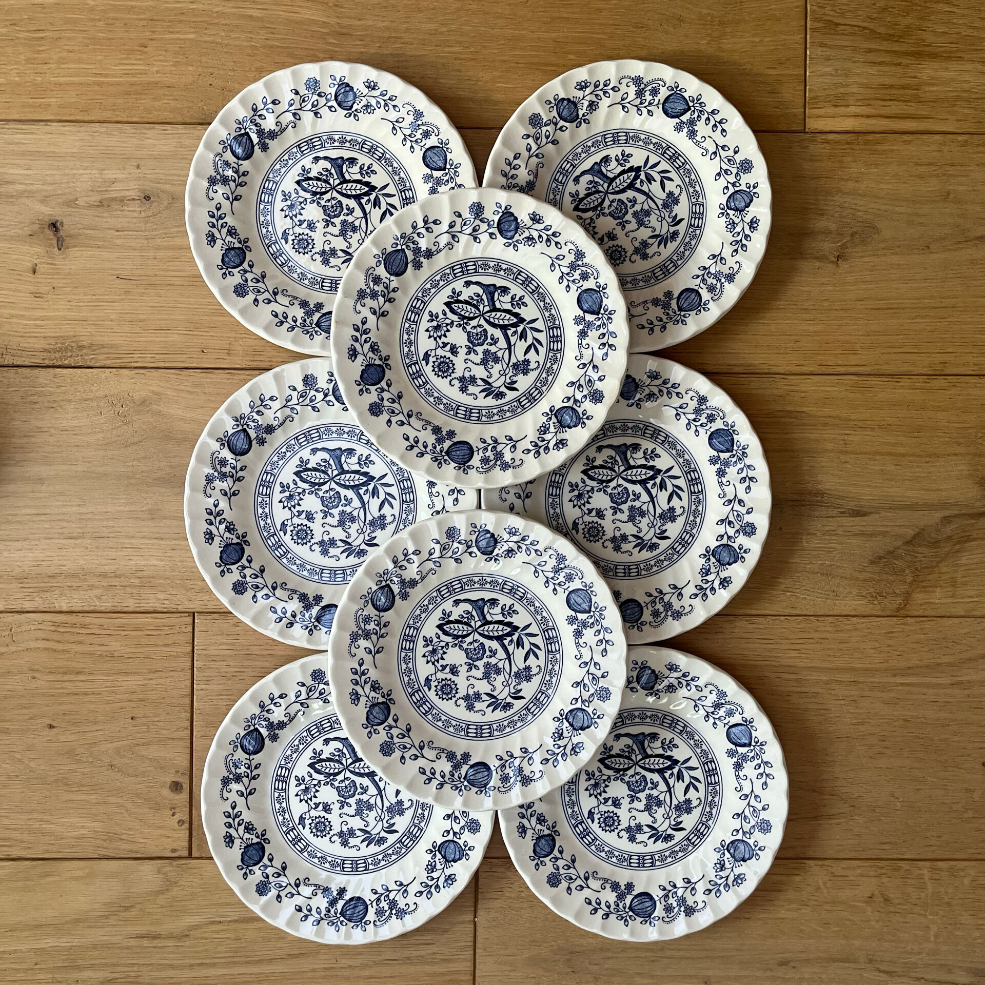 8 dessert plates Myott