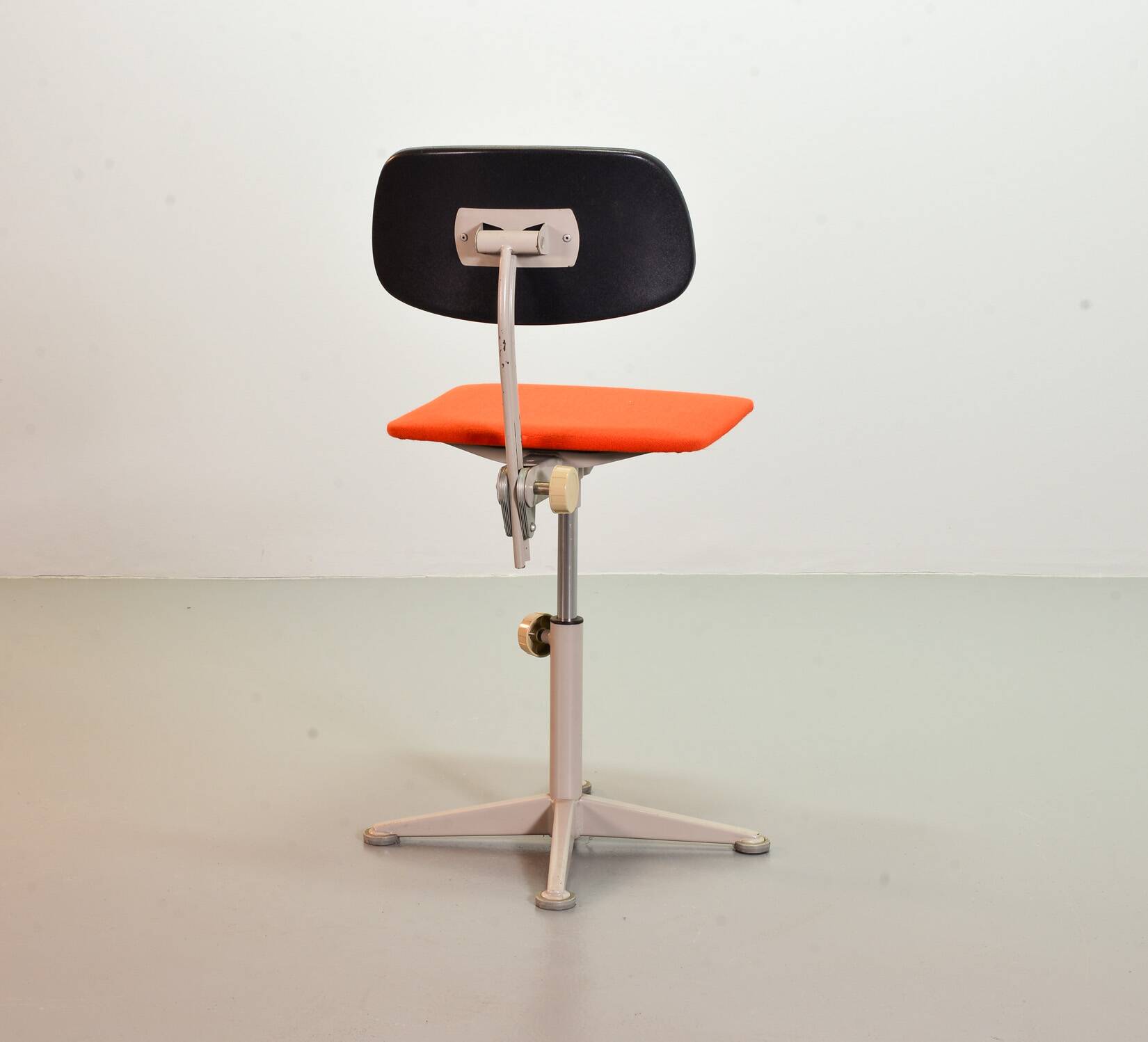 Ahrend De Cirkel Industrial Desk Chair with Orange Fabric Upholstery 1950s