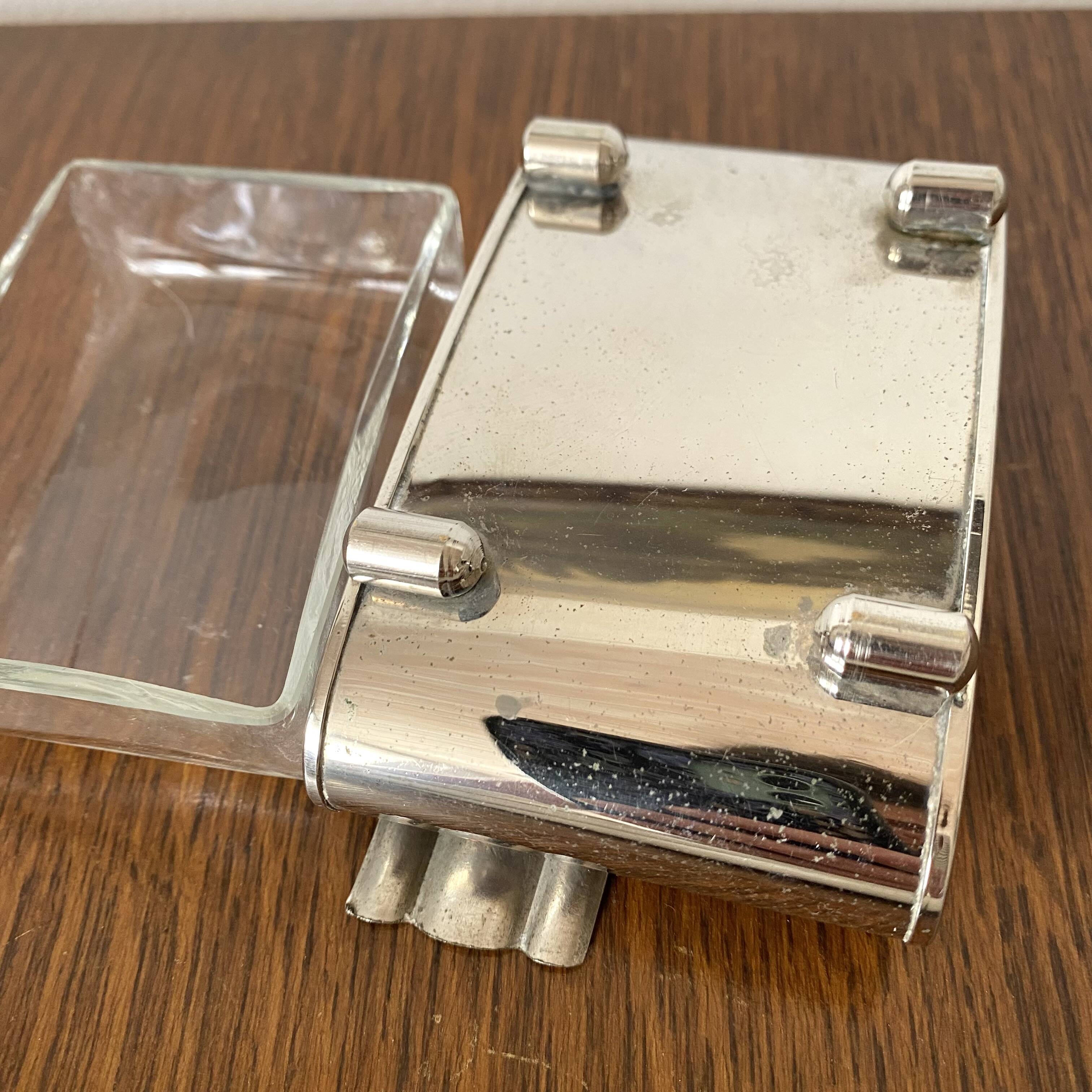Art Deco ashtray in chromed metal and glass