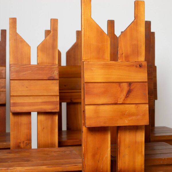 Ensemble unique de 6 chaises de salle à manger en pin, conçu par un architecte brutaliste, Tchèque.