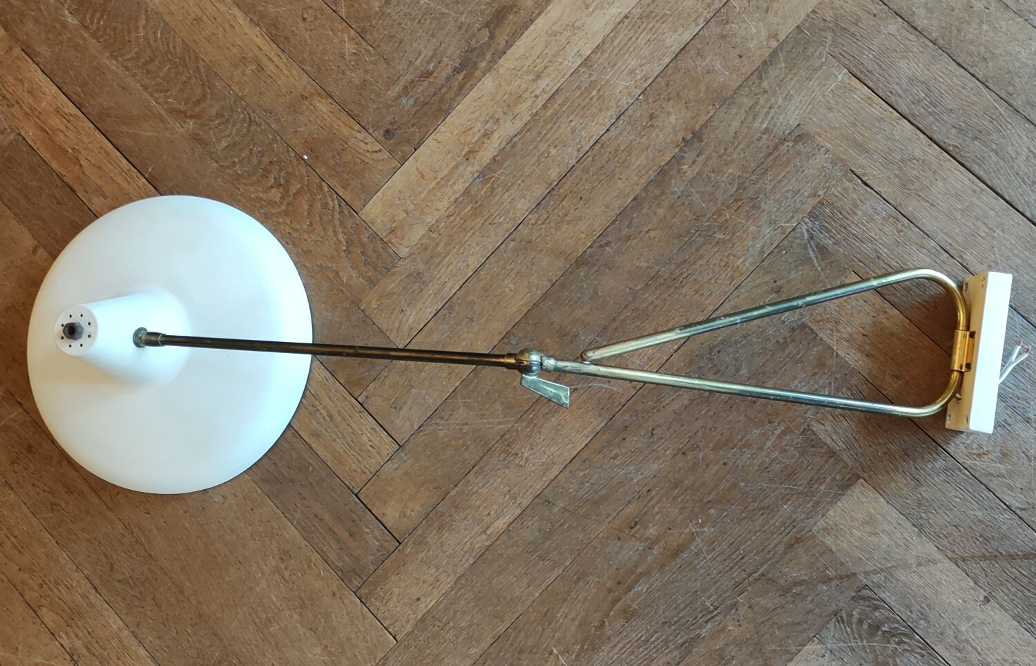 Lunel articulated wall light