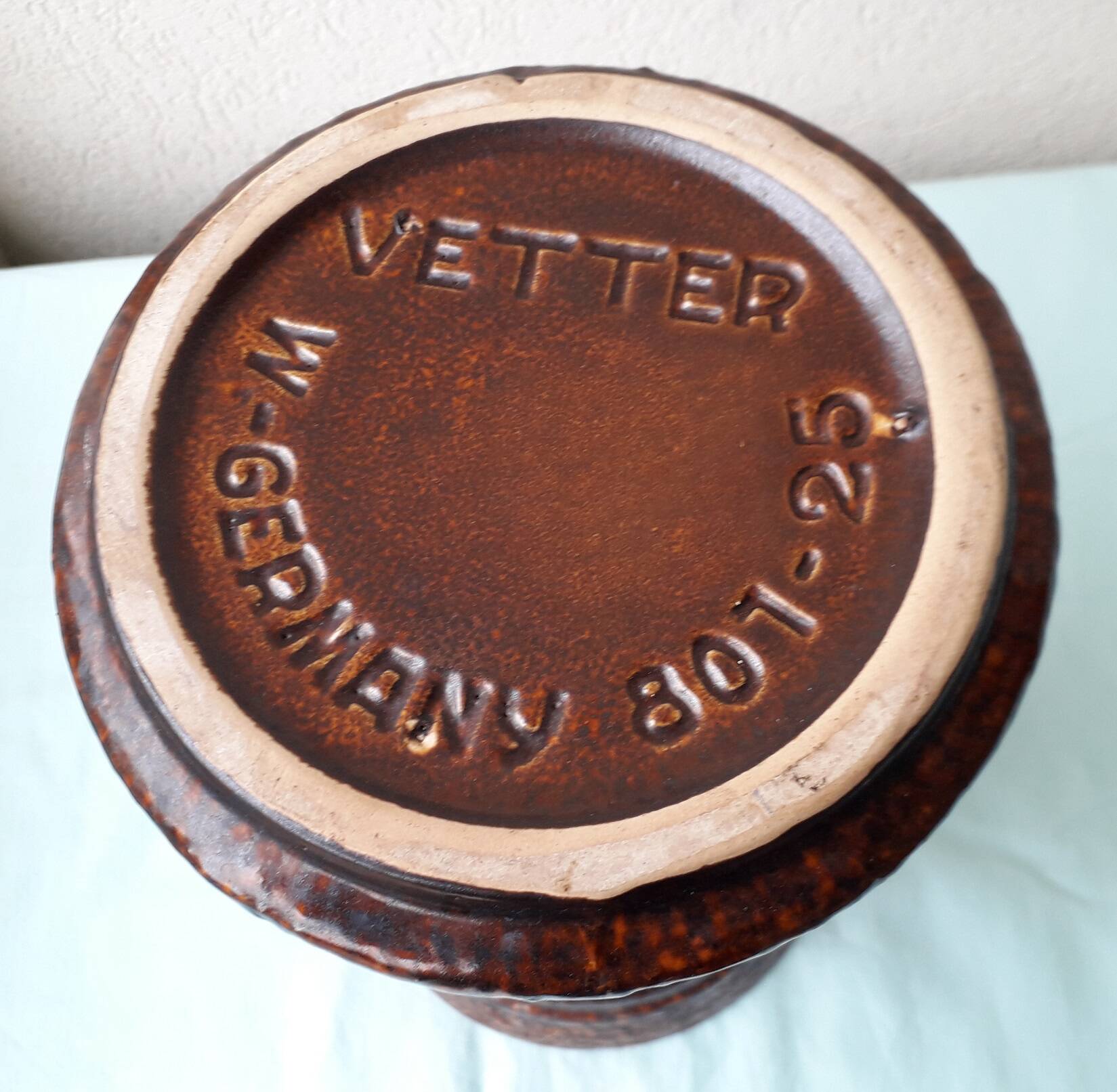 Vetter ceramic vase