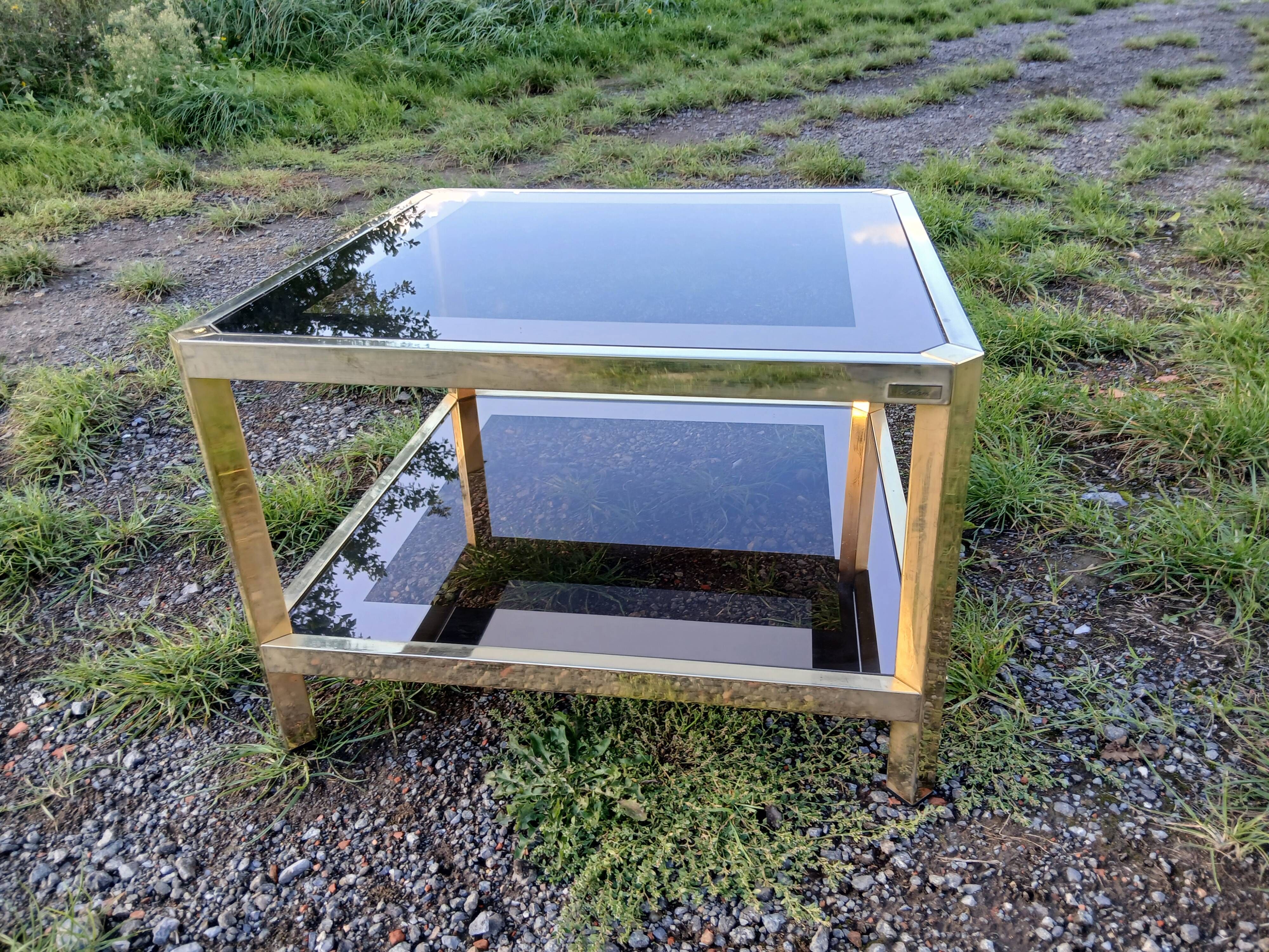 Table basse dorée