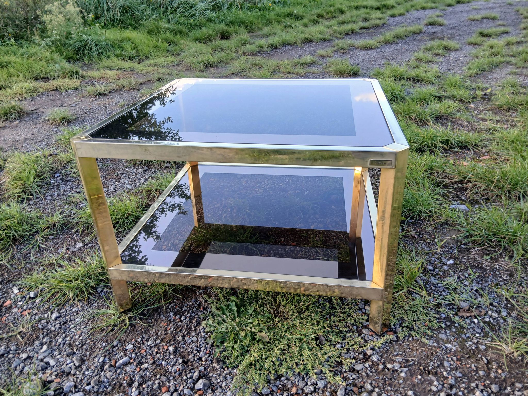Table basse dorée