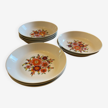 Lot de 9 assiettes creuses en porcelaine de Berry création L. Lourioux