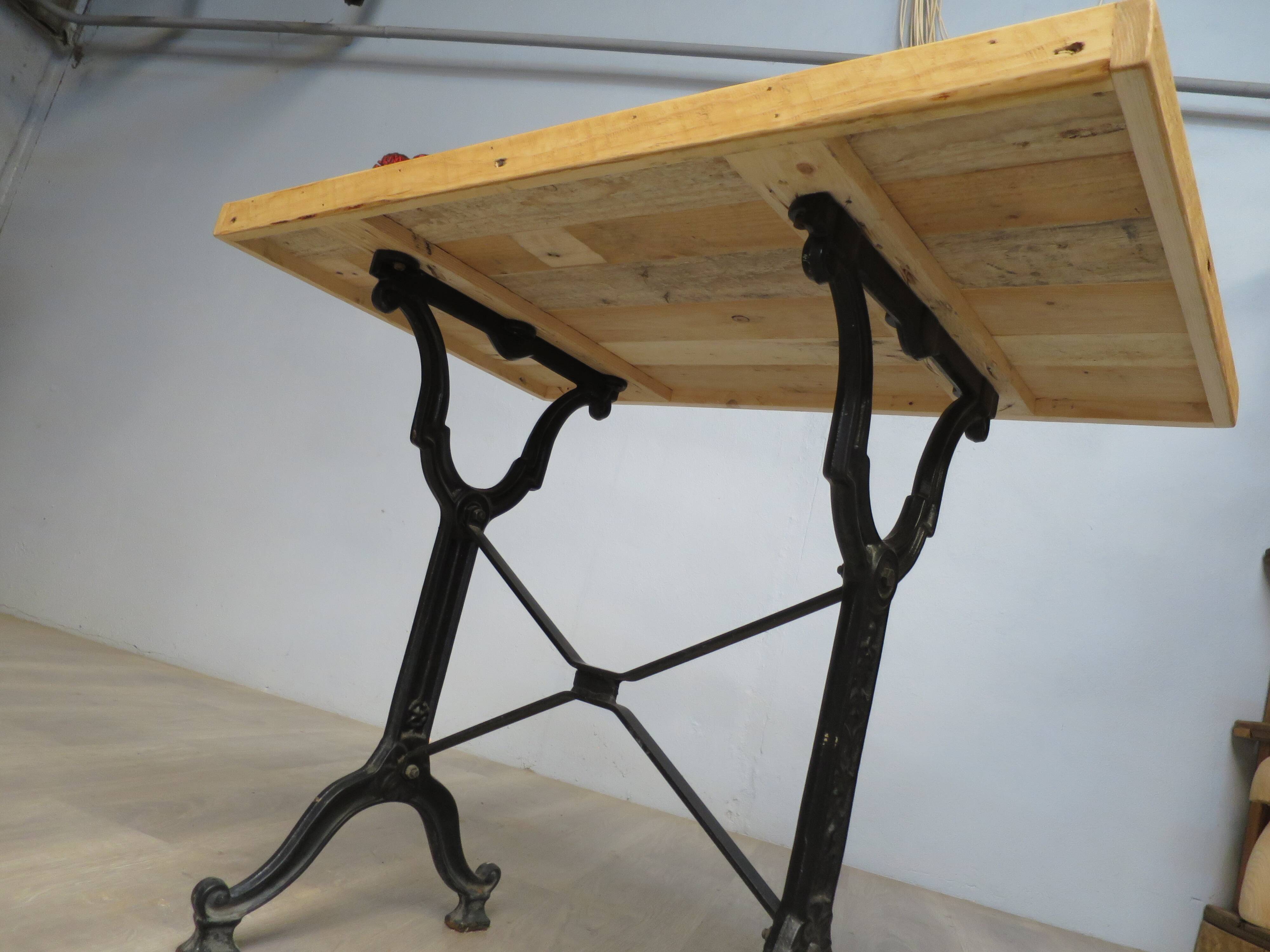 table bistrot piétement métal plateau rustique