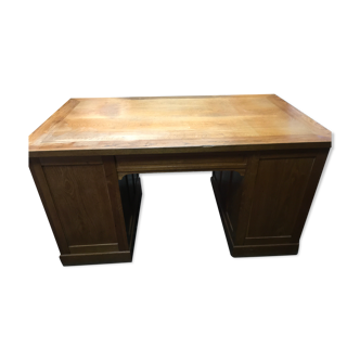 Bureau ancien d‘administration en cêne
