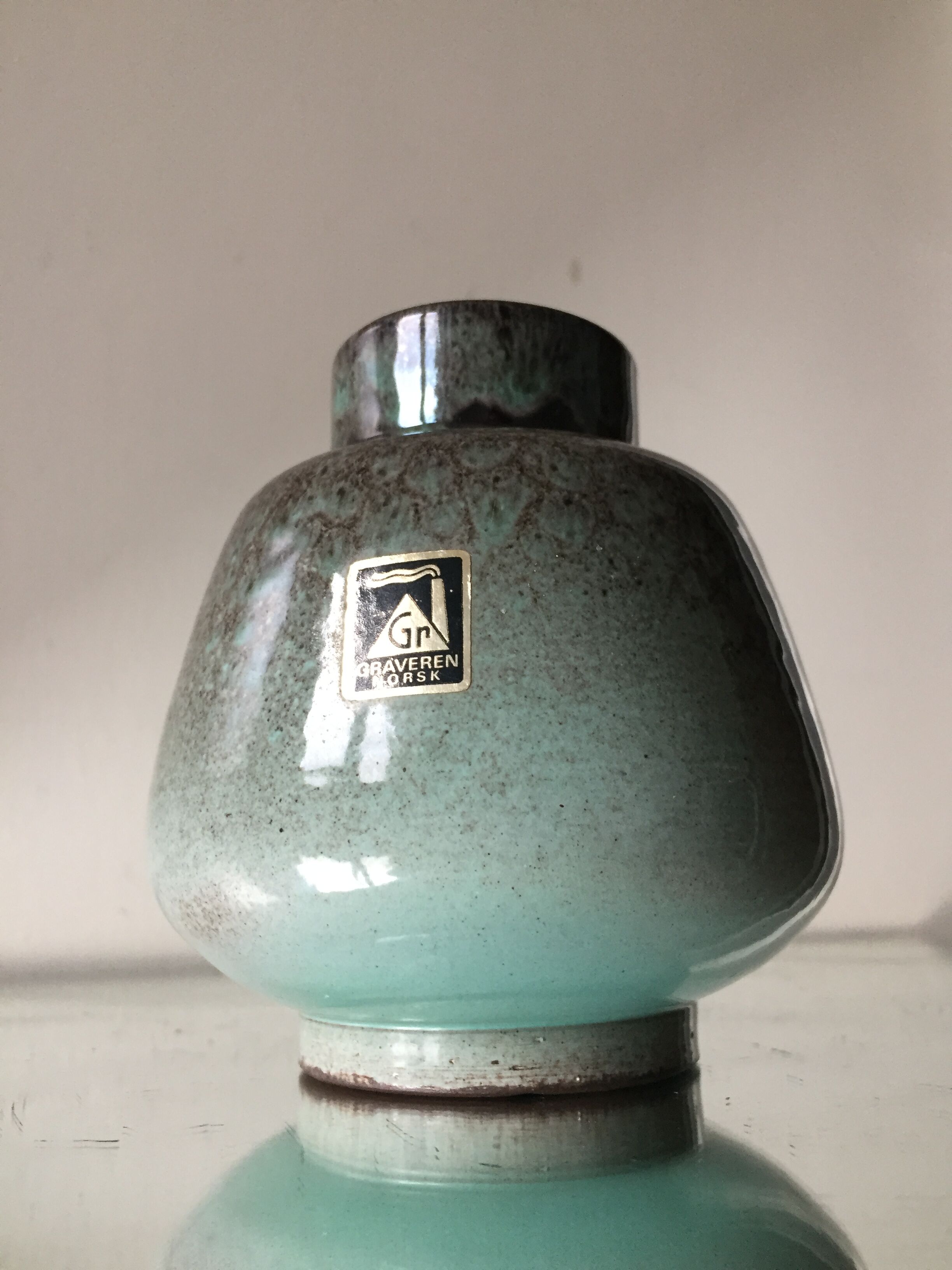 Vase scandinave en grès par Graveren Midcentury