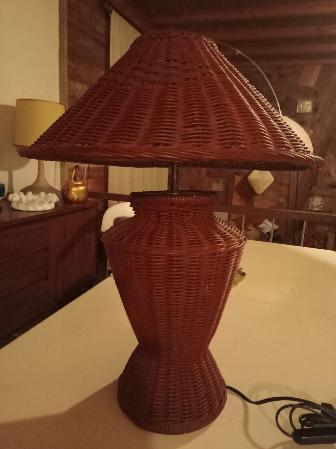 Rattan table lamp