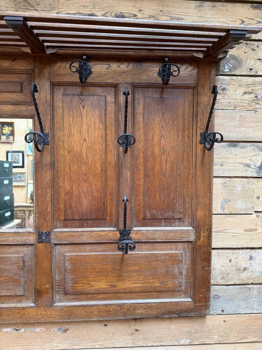Large oak wall wardrobe from the early 20th century.