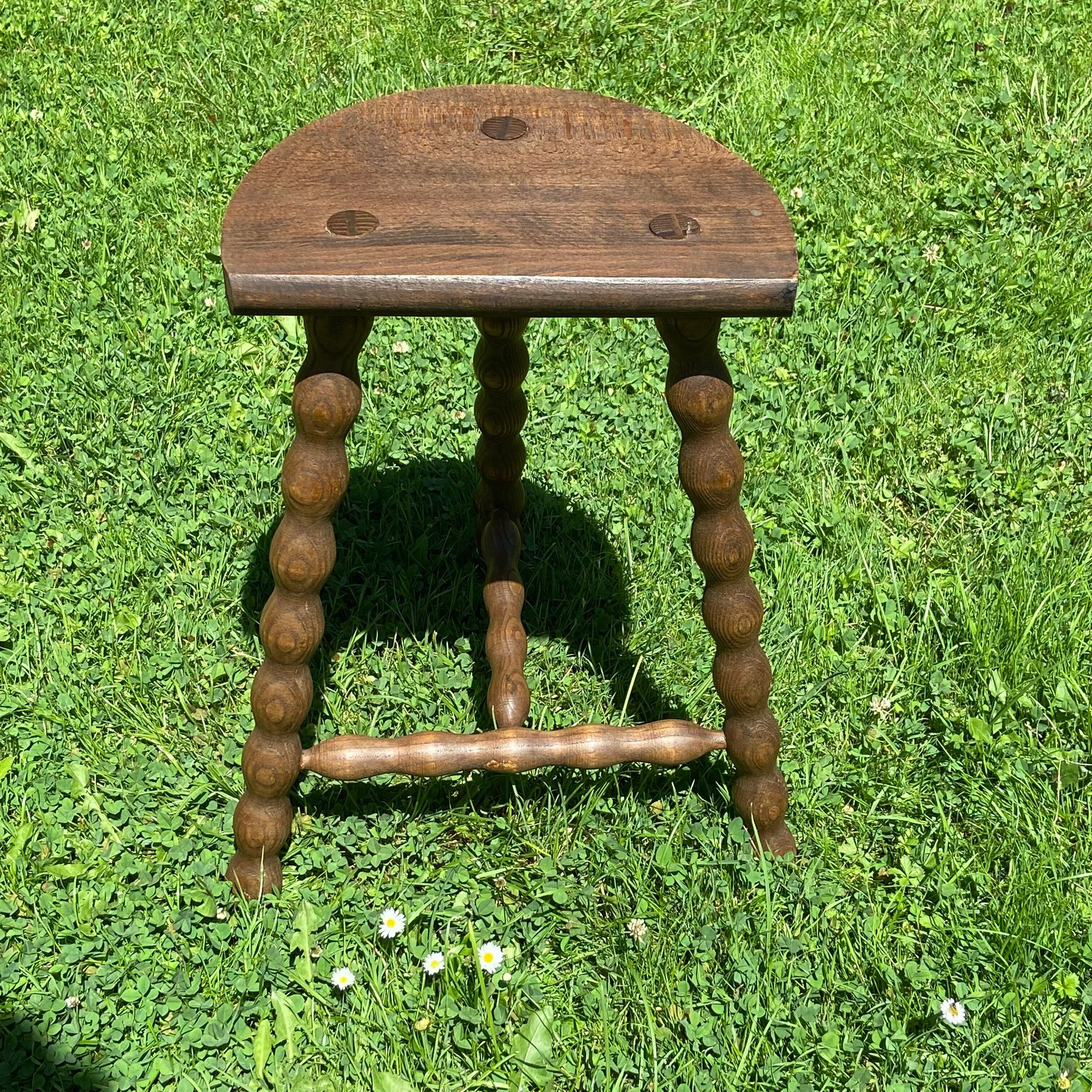 Set of 2 tripod stools-50s feet