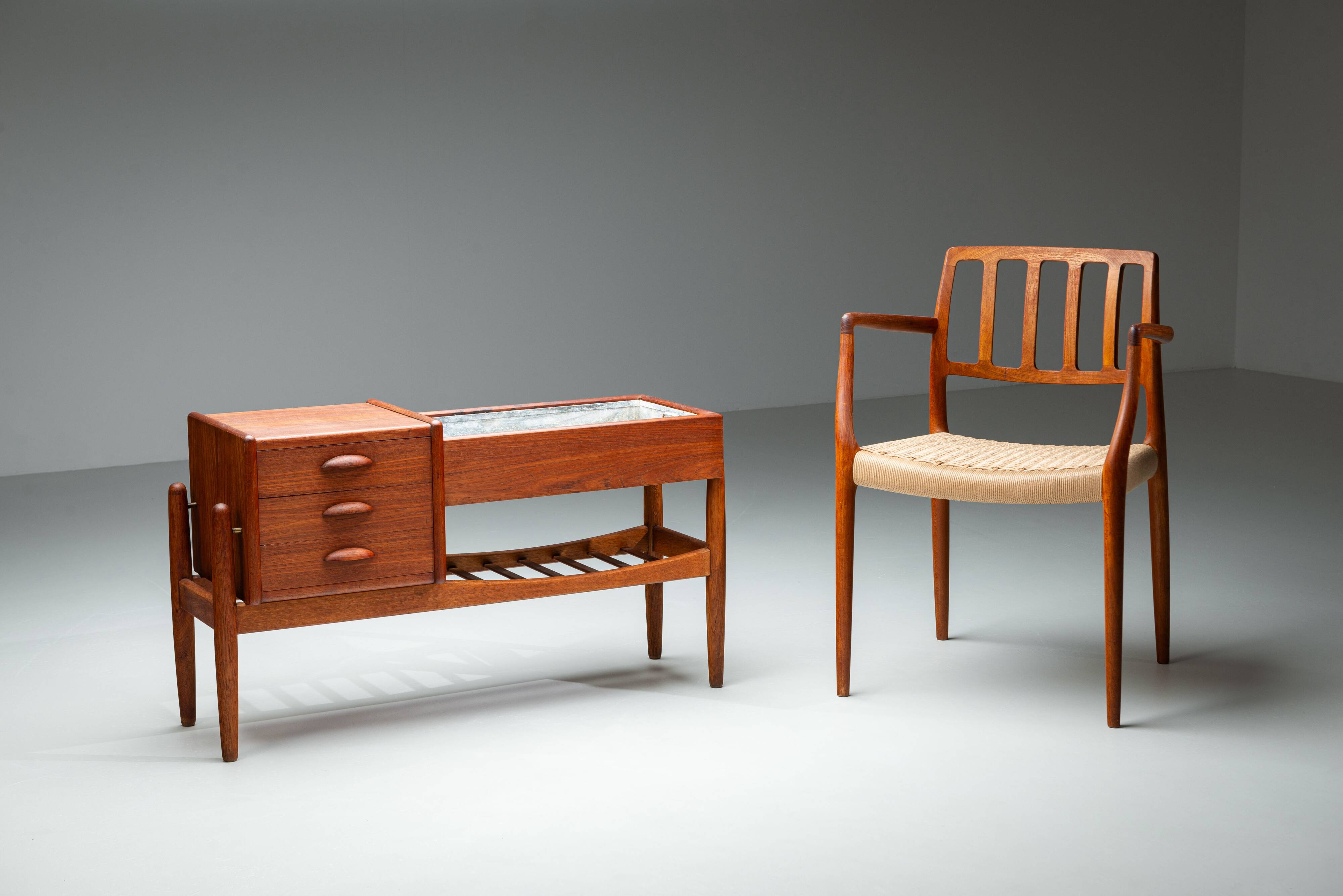 No. 36 teak planter by Arne Wahl Iversen for Vinde Møbelfabrik