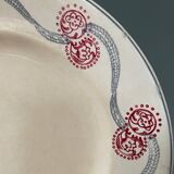 Series of 8 dessert plates 1900 in Longwy earthenware