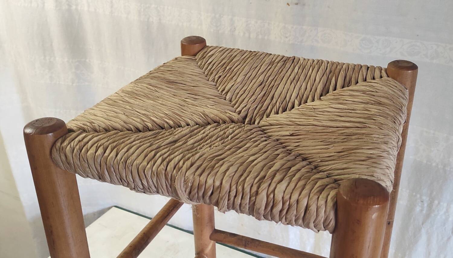 High stool in solid wood and straw - mid. 20th century