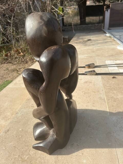 Wooden statue "the thinker"