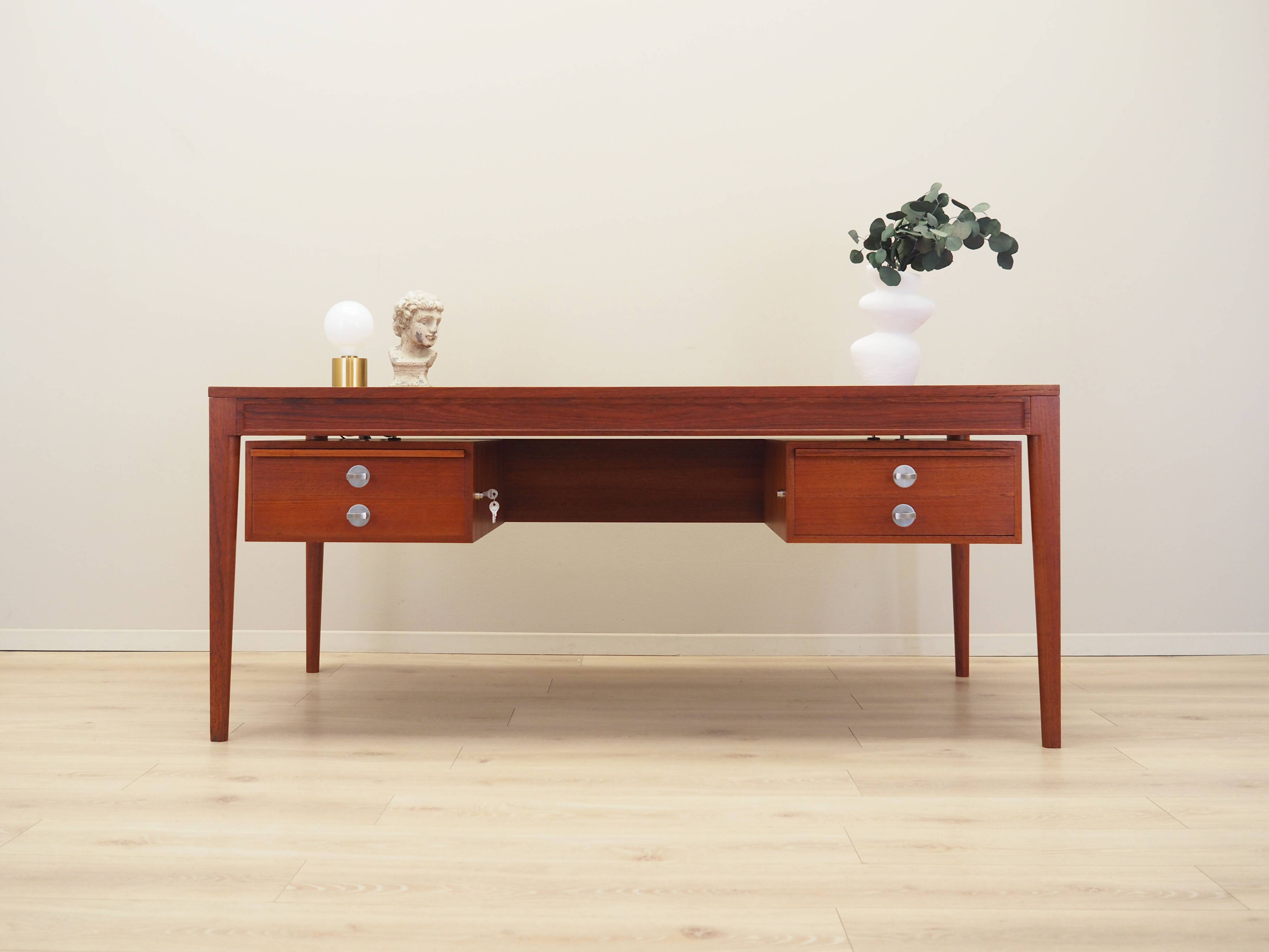 Teak desk, Danish design, 1970s, designer: Finn Juhl, manufacturer: France