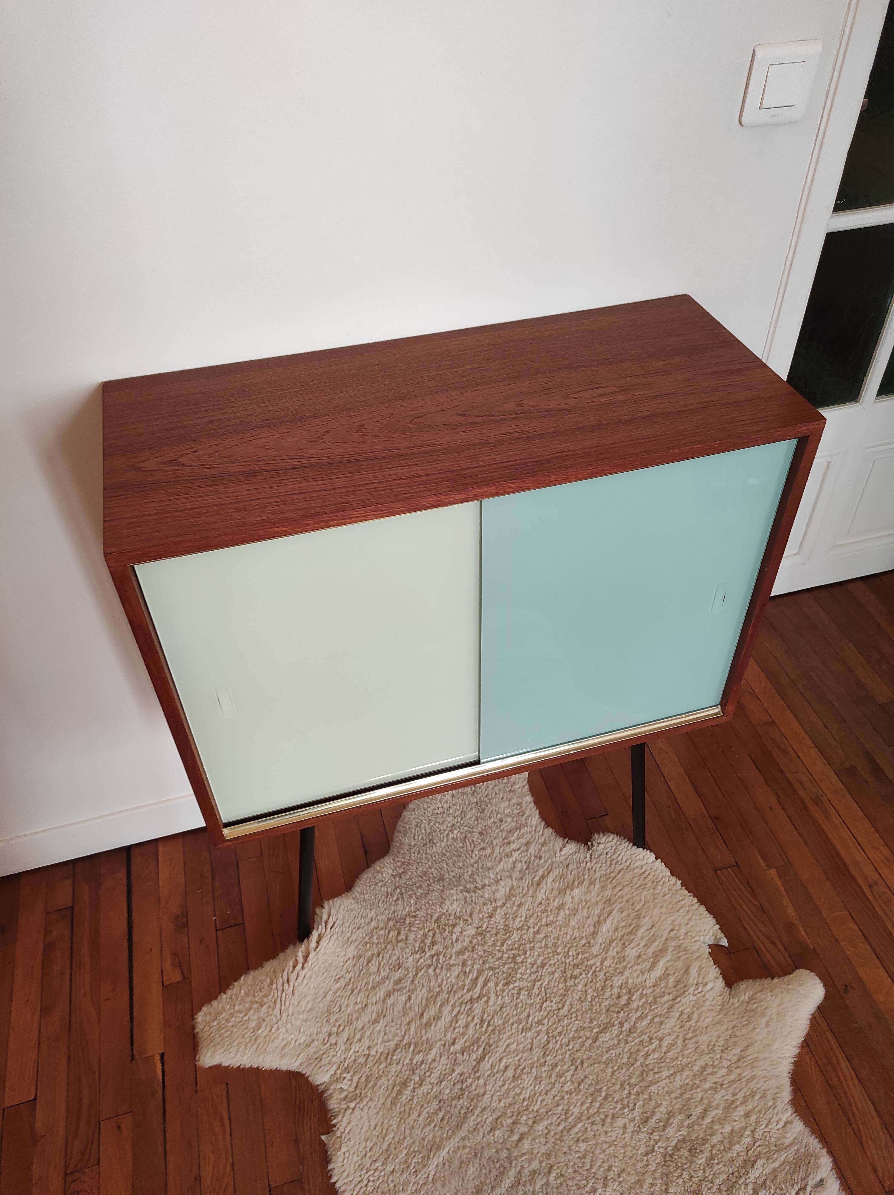 60s showcase on metal compass feet