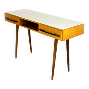 bureau d'écriture moderne - milieu