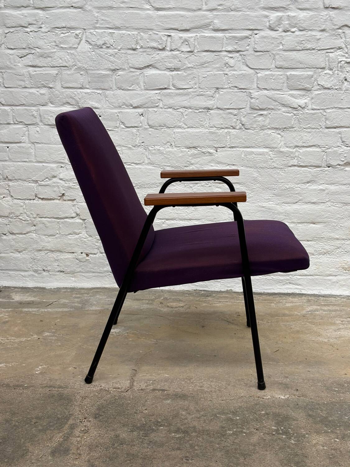 Pierre Guariche Meurop armchair with original fabrics
