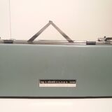 Machine à écrire Olivetti Studio 44