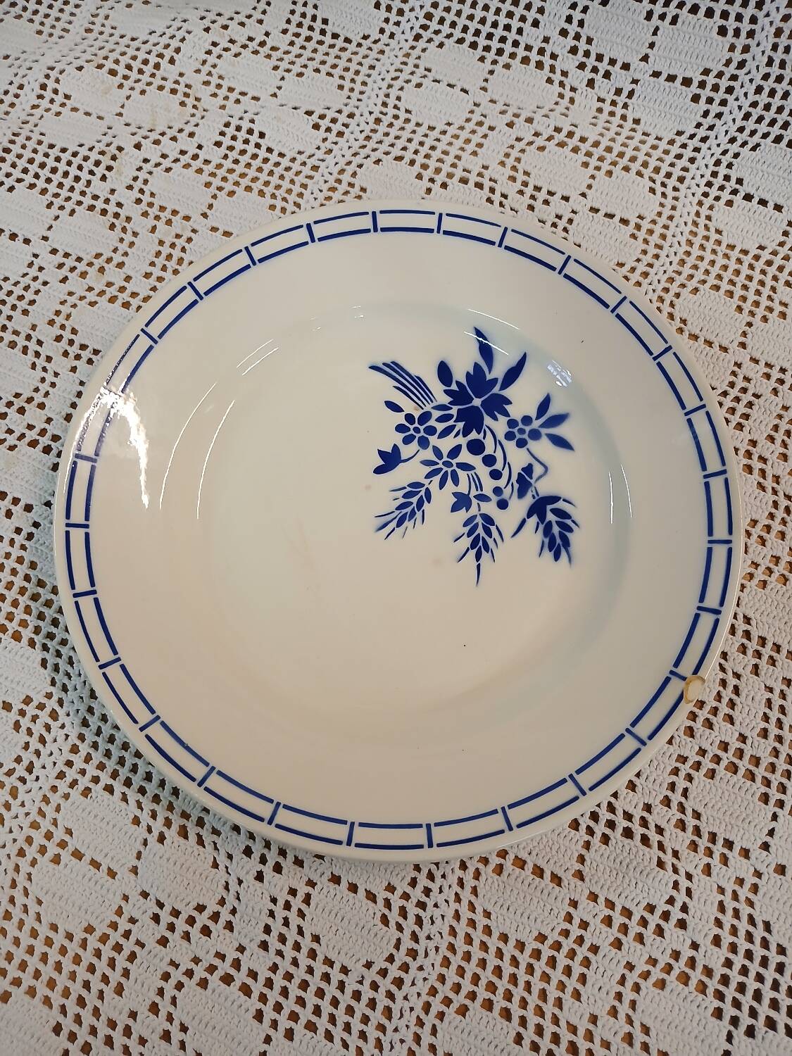 Round antique plate Badonviller