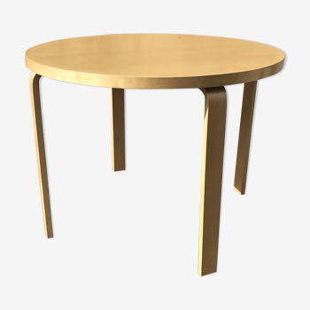 Table 90A par Alvar Aalto pour Artek, dessiné en 1935