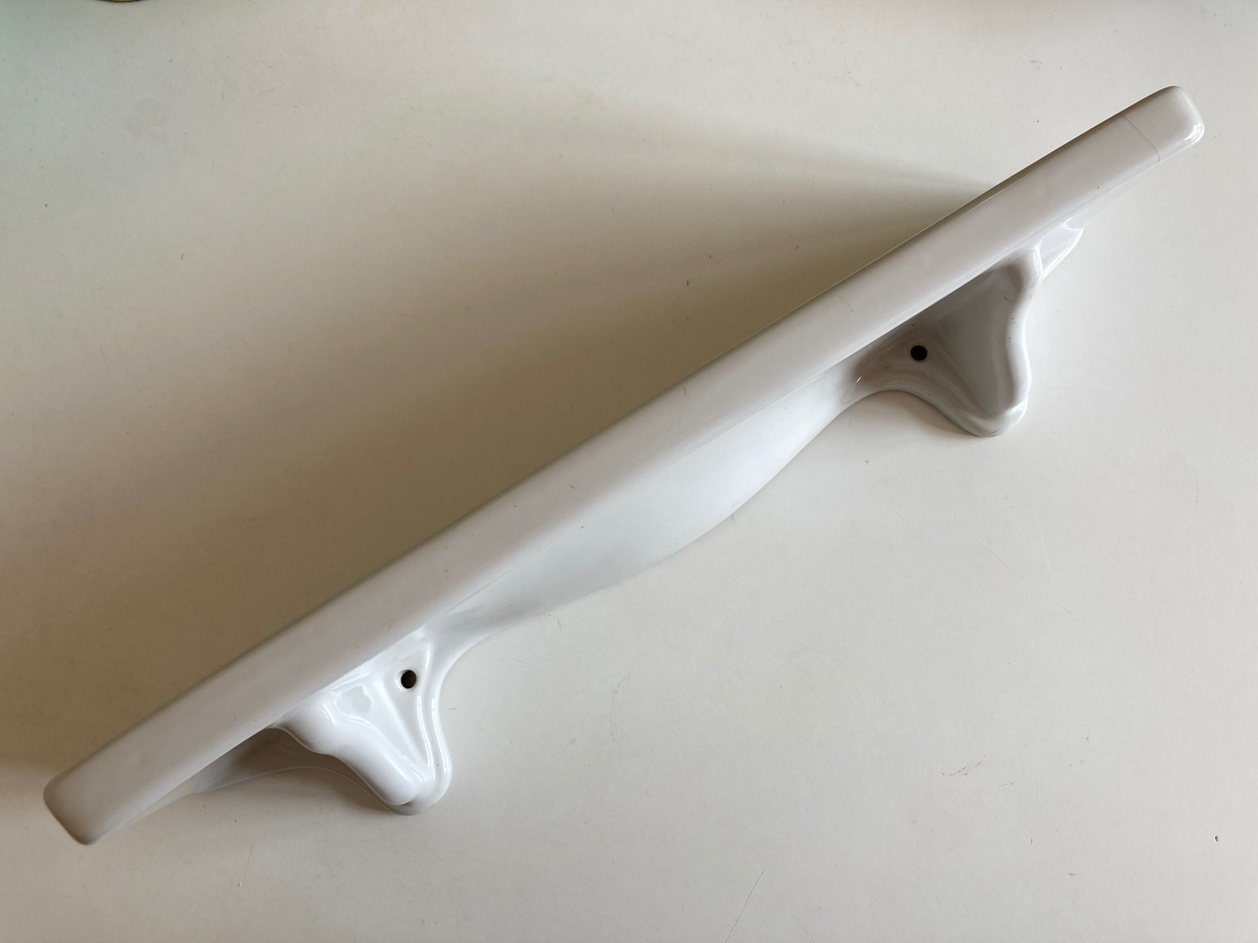 Art deco bathroom shelf shelf in white porcelain 50cm