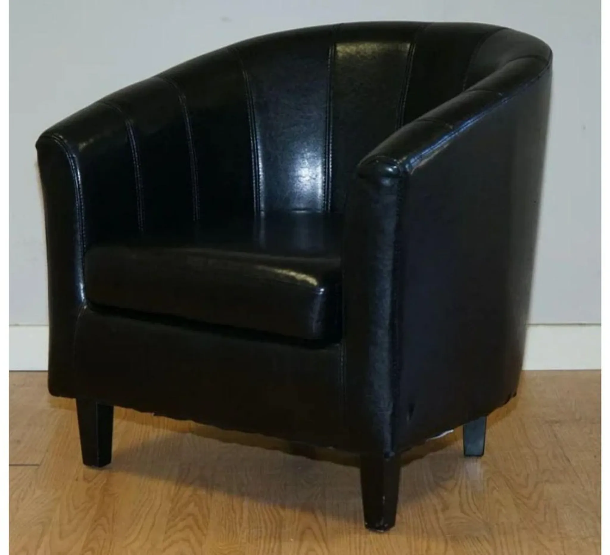 Fauteuil moderne en similicuir noir