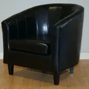 Fauteuil moderne en similicuir noir