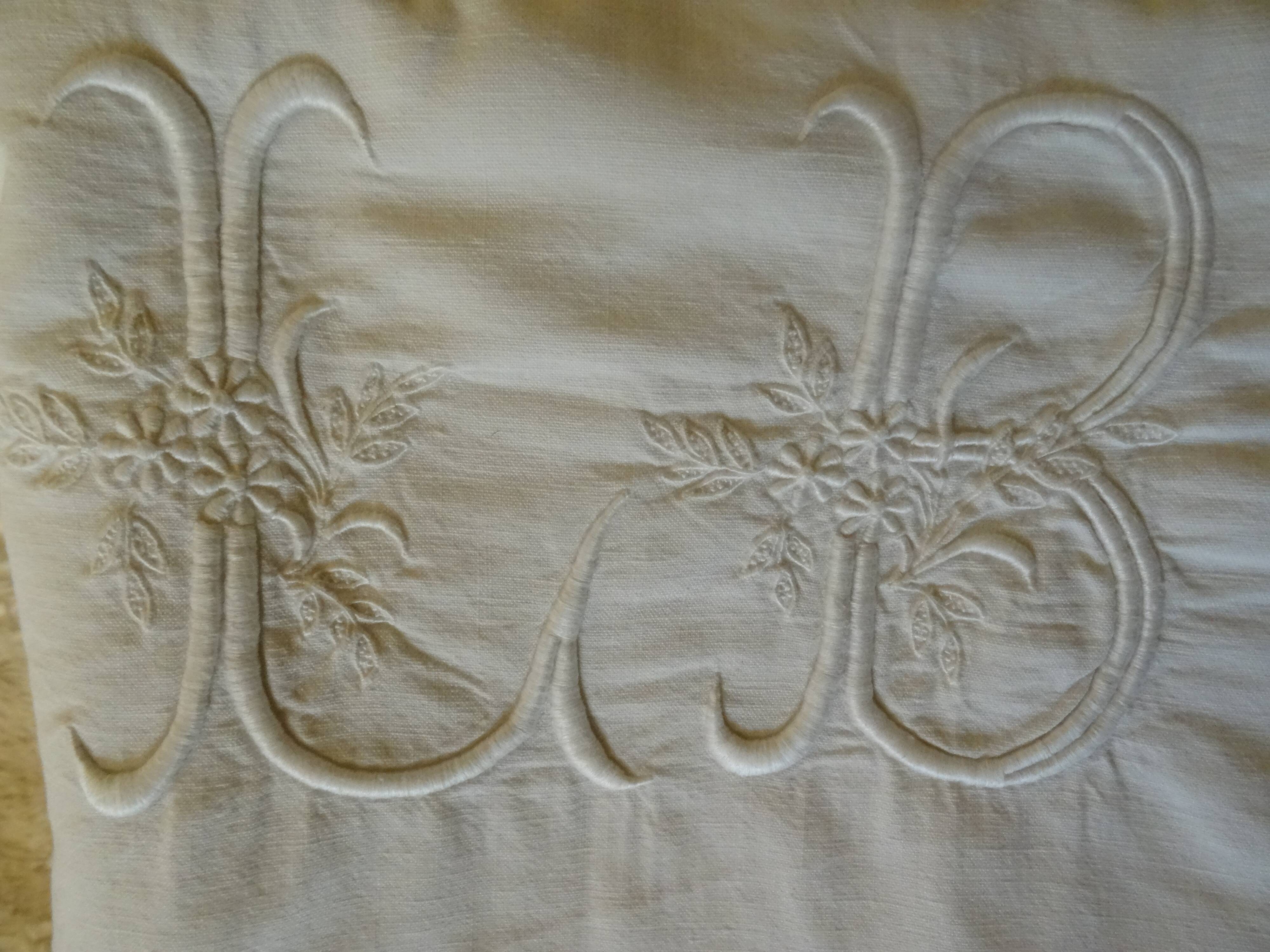 LB monogrammed embroidered sheet