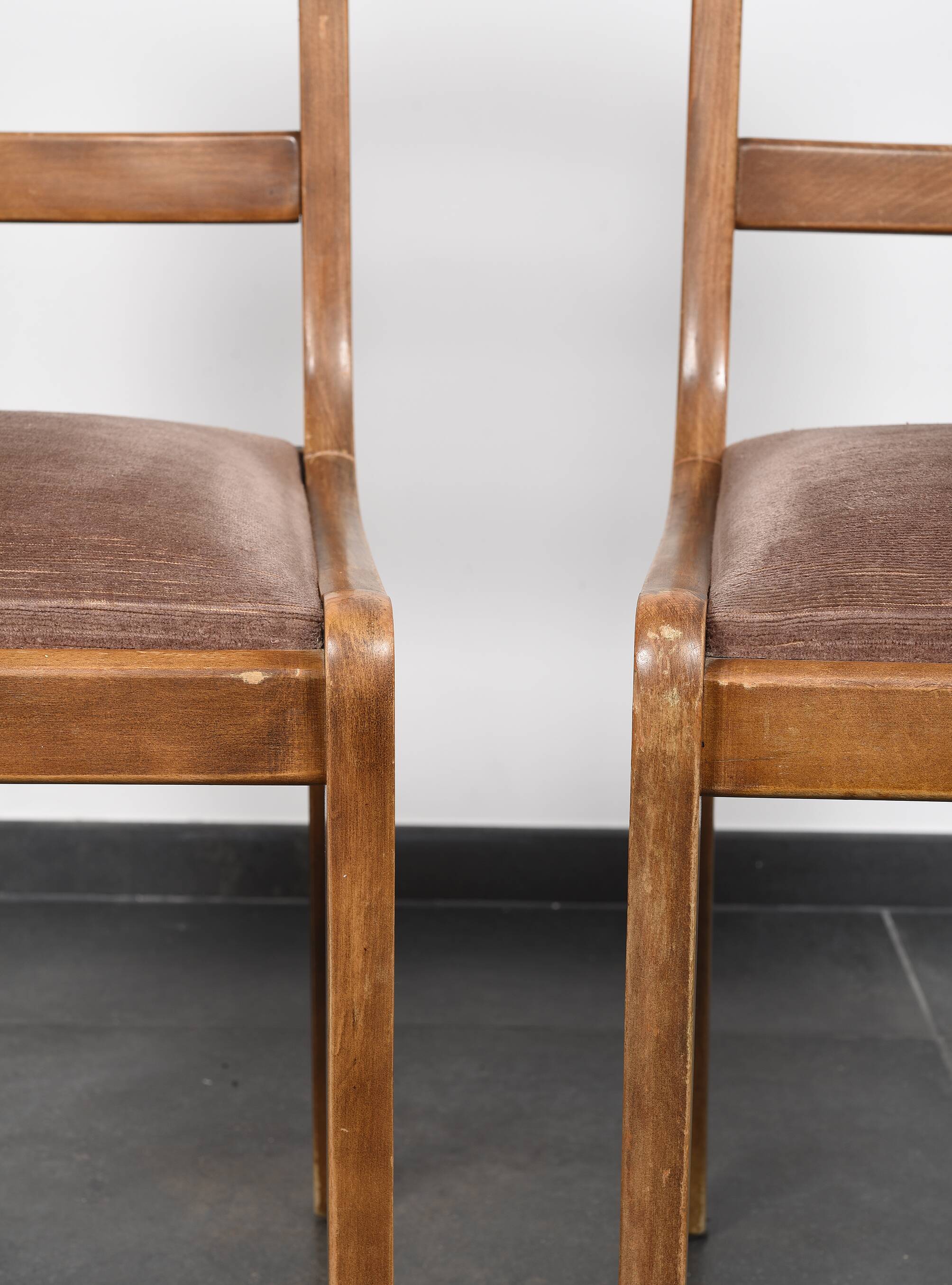 Barrette chairs with saber legs, set of 4