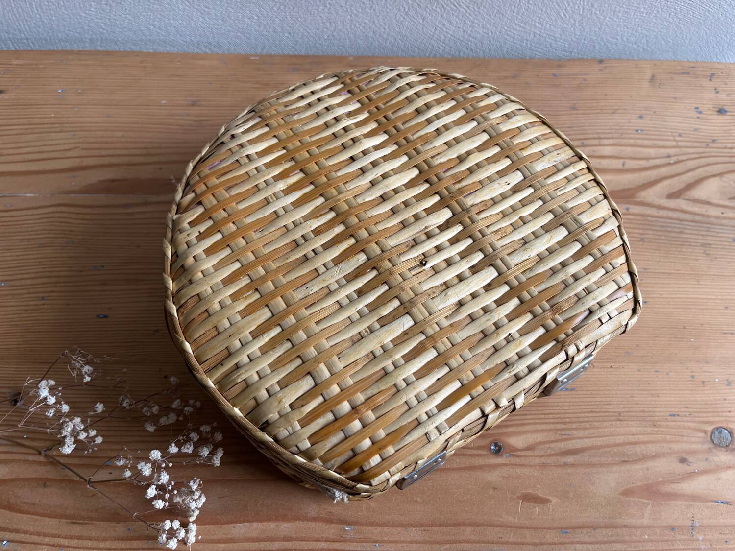 Vintage wicker basket / case