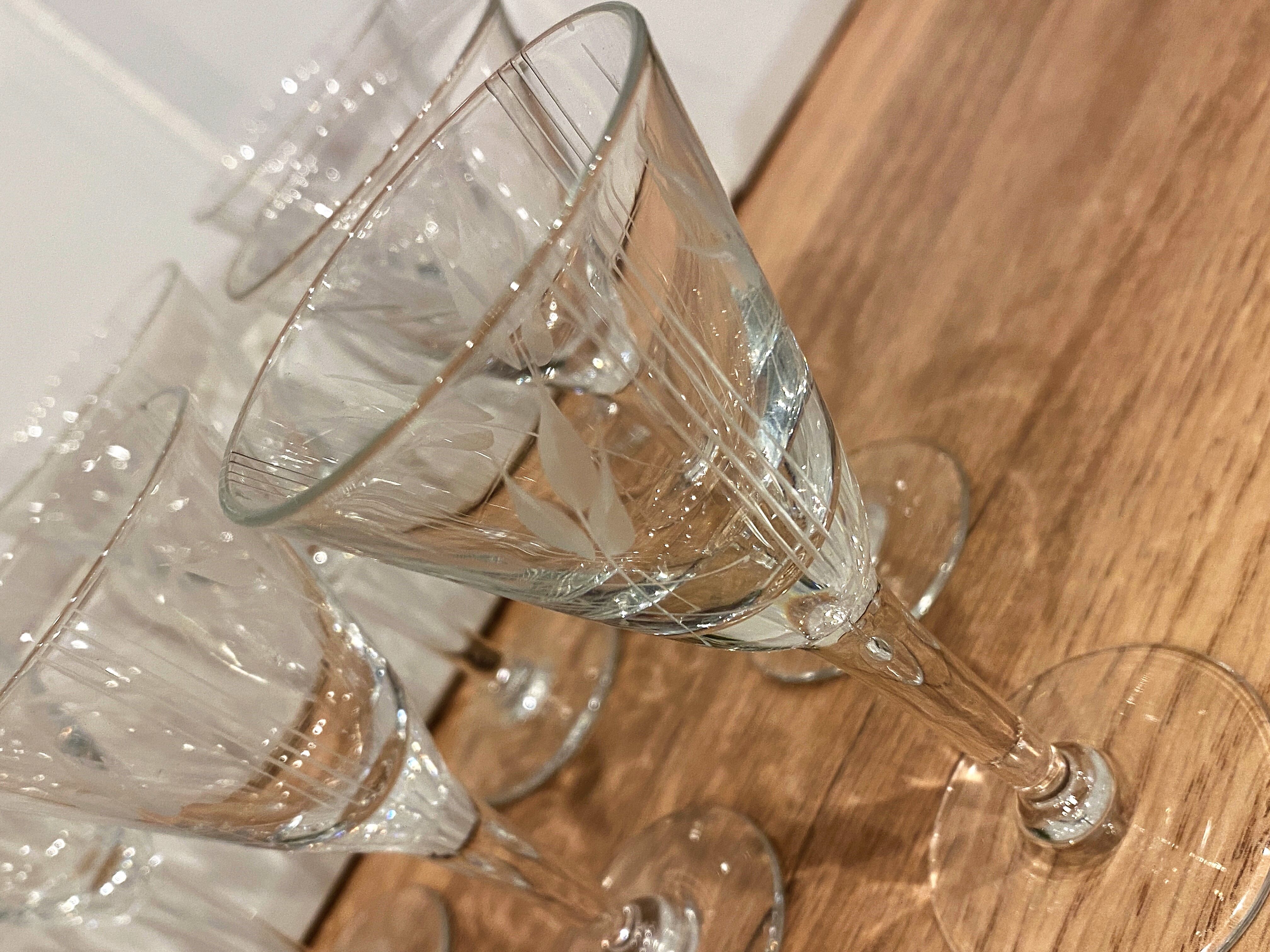 Set of 6 engraved glass liquor glasses