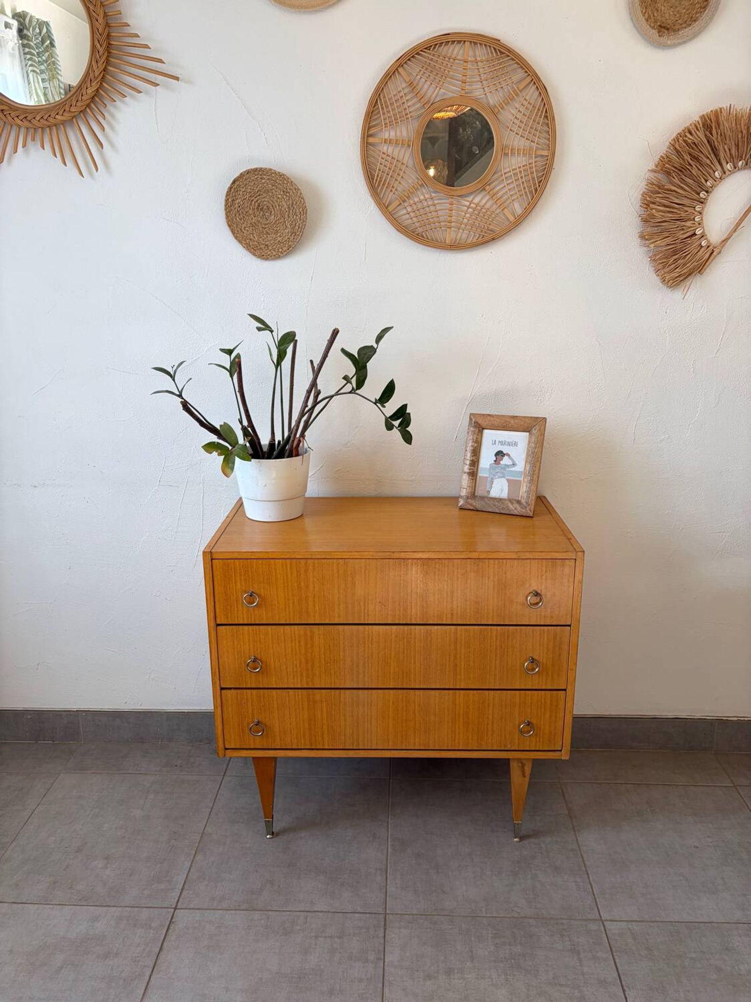 Lovely vintage chest of drawers from the 1960s.