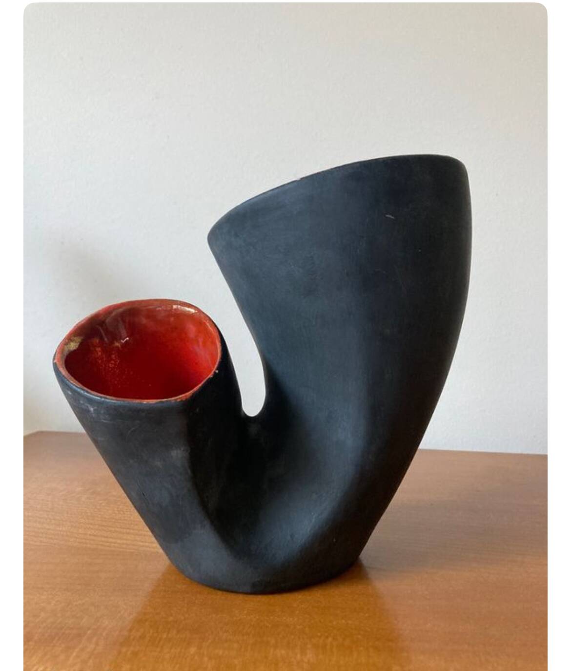 Double entrance ceramic vase